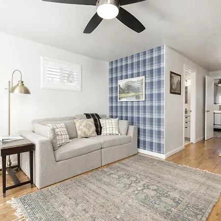 Mountain View Apartment